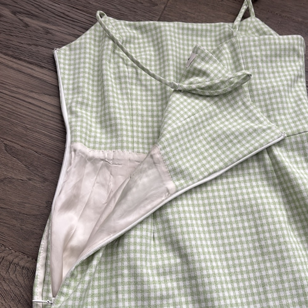 Wildfred | Aritzia Isabelle dress in gingham light green and white size 4 - Picture 15 of 16